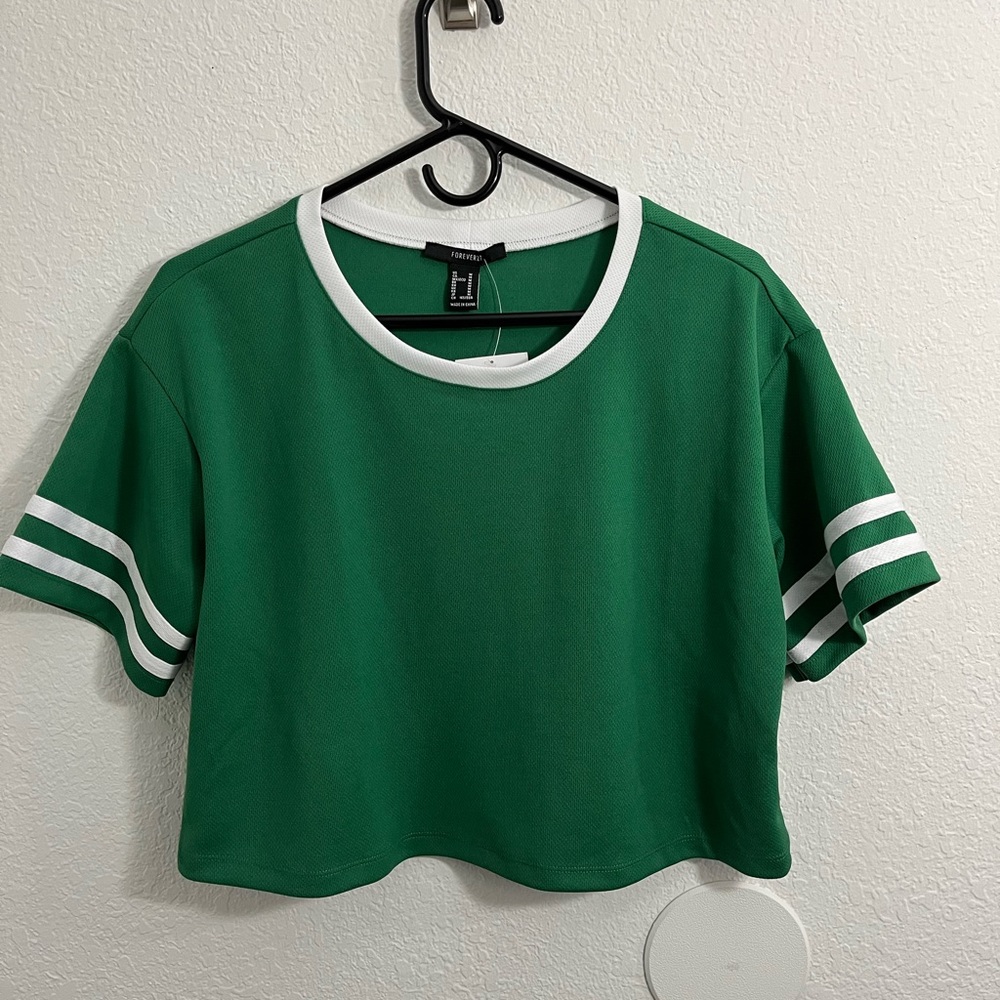 🌴Forever 21 Green with White Stripped Sleeves Crop Top Jersey Size Medium
